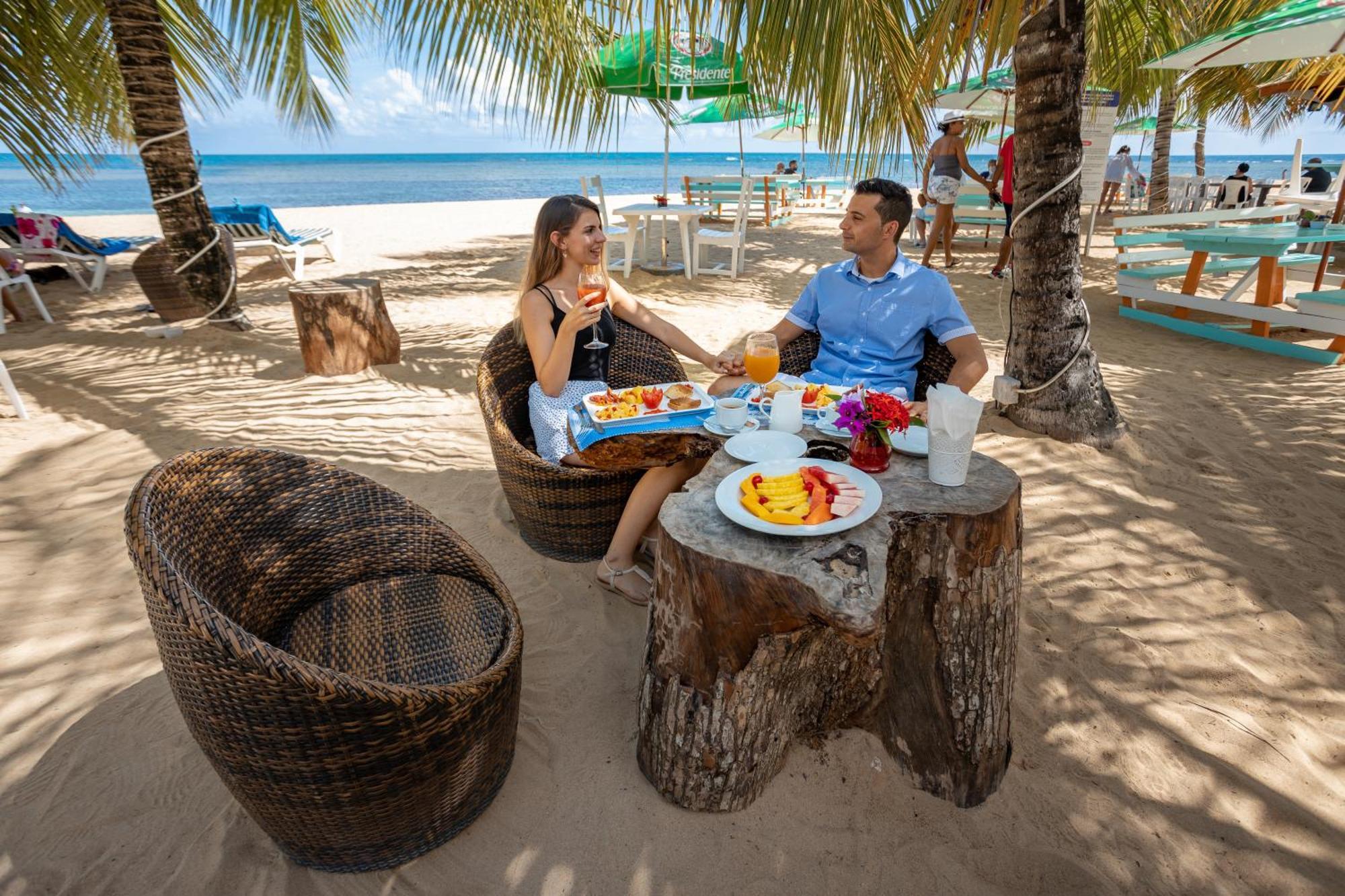 Hotel Playa Colibri 라스테레나스 외부 사진